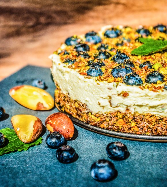 novica_OSVEŽILNA PRESNA TORTICA S PISTACIJO.jpg