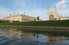 Študenti Univerze Cambridge so glasovali za popolnoma veganske jedilnike