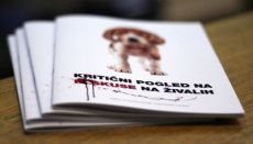 Brošura Kritični pogledi na poskuse na živalih